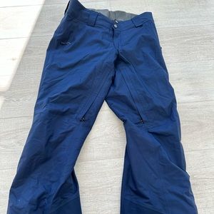 Patagonia woman’s insulated snowbelle ski pant.